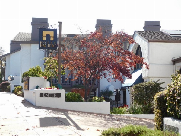 Hotel Pacific image 25